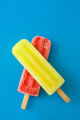 Strawberry and lemon popsicles
