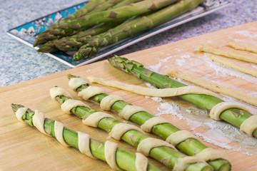 Crust wrapped asparagus.