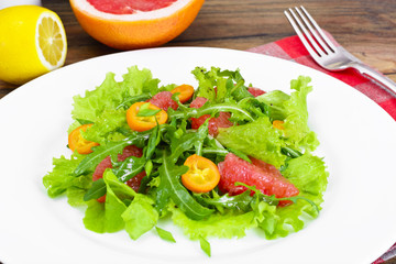 Juicy Fresh Green Salad of Lettuce, Arugula, Gapefruit and Kumqu