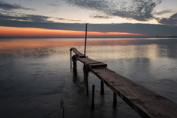 Fototapeta premium Zachód słońca na plaży Rawda, niedaleko Burgas w Bułgarii