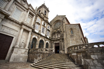 Fototapeta na wymiar Церковь. Порту. Португалия.
