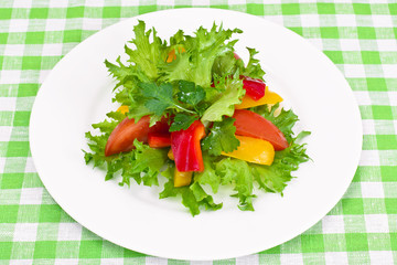 Tomato, Sweet Pepper with Lettuce Salad 