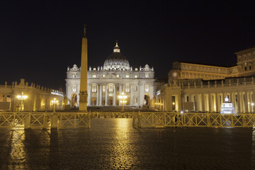 Fototapeta na wymiar St. Peter's Square at night in Rome, Italy
