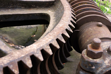 Engaged heavy-duty cogwheel mechanism