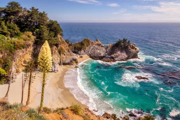 Fotobehang A Beautiful View of the California Coastline in Big Sur © lucky-photo