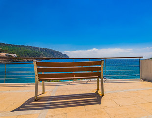 Schöne Aussicht Sitzbank am Meer