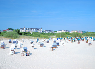 Fototapeta na wymiar am Strand im Kaiserbad Ahlbeck auf der Insel Usedom in Mecklenburg-Vorpommern,Ostsee,Deutschland