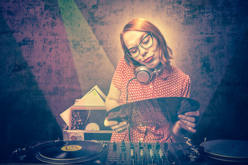 House & Techno DJ im Club