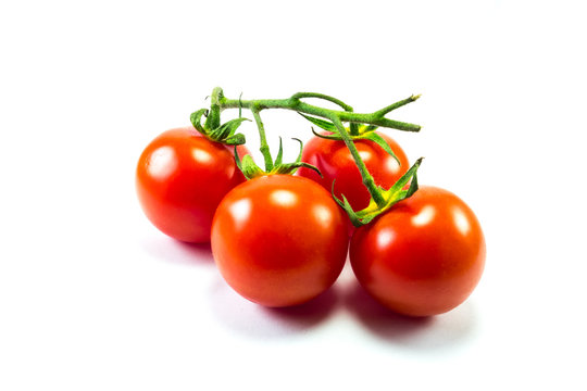 Tomaten isoliert freigestellt auf weißen Hintergrund, Freisteller