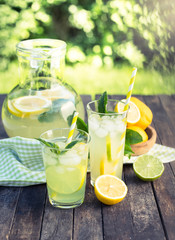 Fototapeta Summer drink - cold lemonade obraz