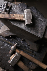 Working tool forge consisting of the anvil and hammer
