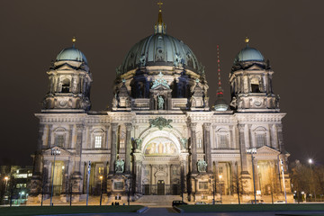 Berliner Dom by night © Yury Zap