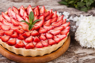 Tart with strawberries