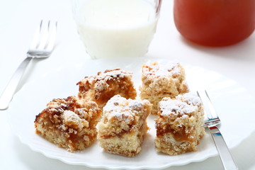 Torta con marmellata di albicocche