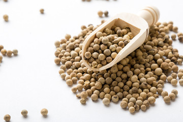white peppercorn seeds