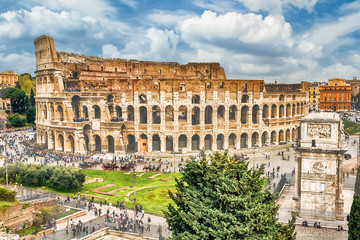 Obraz premium Aerial view of the Colosseum and Arch of Constantine, Rome