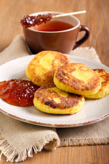 Cornmeal and cottage cheese fritters