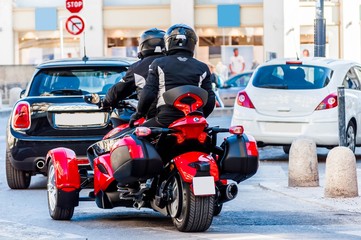Moto trois roues.