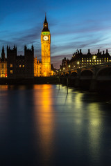 Big Ben in London nach Sonnenuntergang