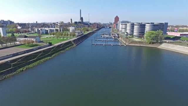 Luftaufnahmen des Innenhafens in Duisburg, Deutschland