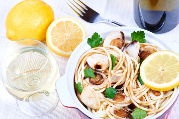 Spaghetti with fresh clams