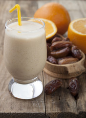 Smoothies of orange and dates .