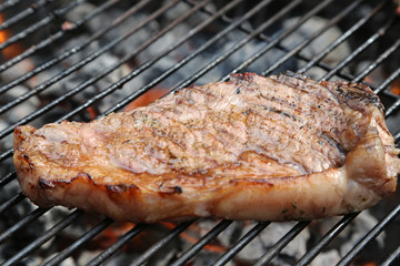 Rumpsteak auf Grillrost