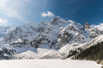 Frozen Morskie Oko lake in Tatra mountains - obrazy, fototapety, plakaty