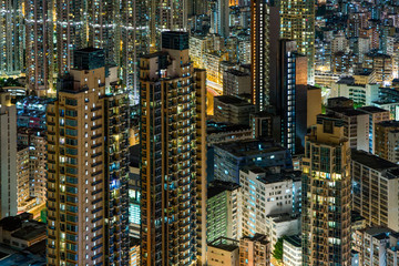 Fototapeta na wymiar 香港　高層ビルが立ち並ぶ光景　夕景・夜景