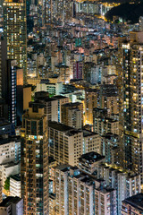 香港　高層ビルが立ち並ぶ光景　夕景・夜景