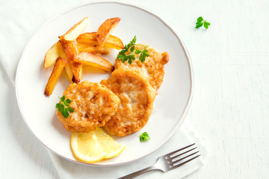  fish cakes with french fries