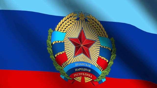 Флаг Луганской Народной Республики развевается на ветру. Непризнанное государство на востоке Украины, поддерживаемое Россией. Сепаратистская организация.
