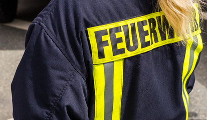 Feuerwehrfrau im Einsatz