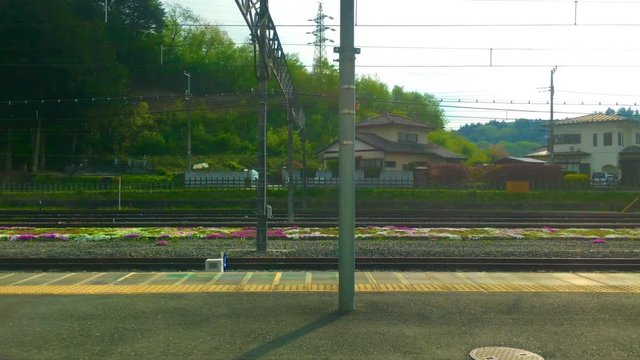 電車の車窓からみる景色,駅strat,4K 