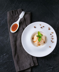 Caramel Ice cream with sauce