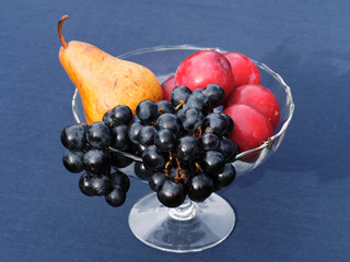 Fruchtschale mit Trauben
