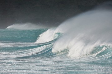 Obraz premium Stormy Waves Breaking