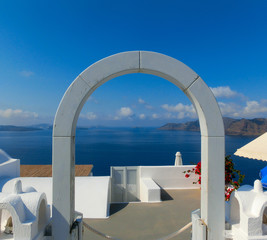 Obraz na płótnie Canvas View to the sea from Oia village of Santorini island in Greece