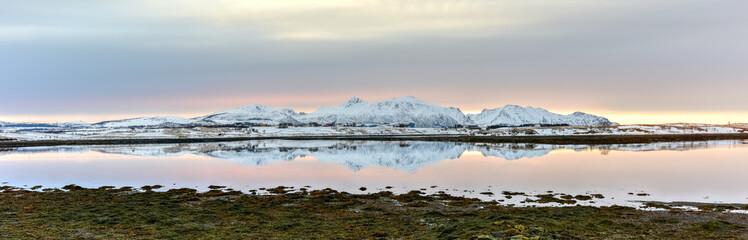 Fototapeta na wymiar Hestnesbukta, Vestvagoy - Lofoten Islands, Norway