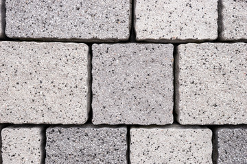 Graue eckige Pflastersteine