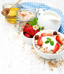 Muesli with strawberries