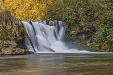 Fototapeta premium Abrams Falls At Cades Cove