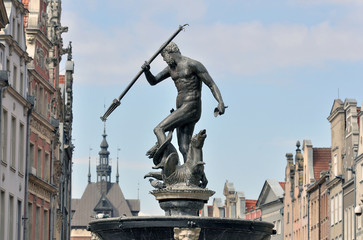 Fountain of the Neptune in old town of Gdansk © Savvapanf Photo ©
