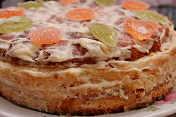 Домашний торт с кремом и мармеладом