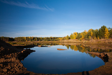 Fototapeta premium beautiful autumn landscape on the lake
