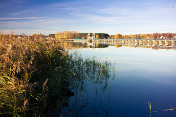 Fototapeta premium beautiful autumn landscape on the lake