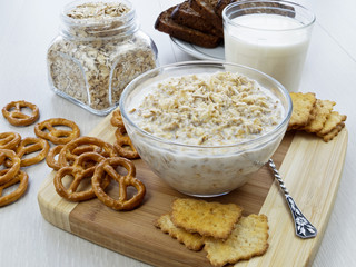 oatmeal with milk and cookies