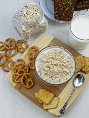oatmeal with milk and cookies