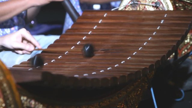 Ranat, Thai xylophone performing