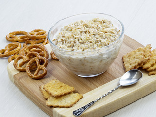 oatmeal with milk and cookies
